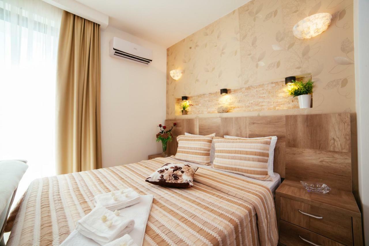 Hotel Platinum Ulcinj Exterior photo